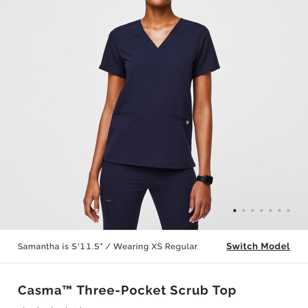 FIGS Navy scrubs in small
